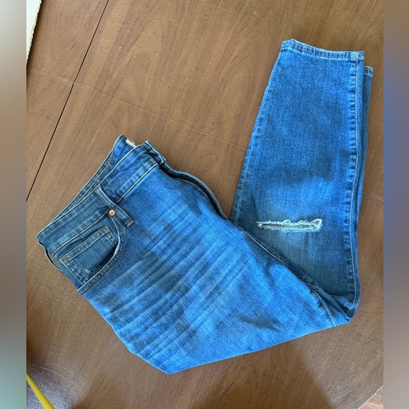 EUC Madewell Curvy High-Rise Distressed Skinny Crop Jeans SZ 34P (14-16) - Picture 1 of 16